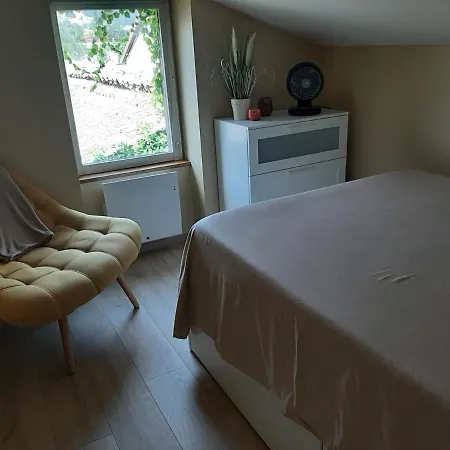 Logement Confortable Dans Residence Privee A Amplepuis Exterior foto